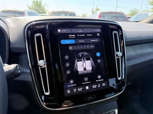 Certified 2023 Volvo XC40 Recharge Ultimate w/ Protection Package Premier AWD/4WD image 19