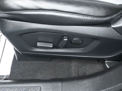 Used 2023 Ford Explorer XLT w/ Equipment Group 202A AWD/4WD image 12