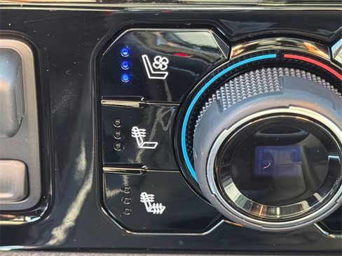 Certified 2025 Chevrolet Silverado 1500 High Country w/ Technology Package image 30