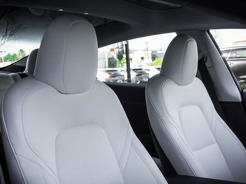 Used 2023 Tesla Model 3 Standard Range image 21