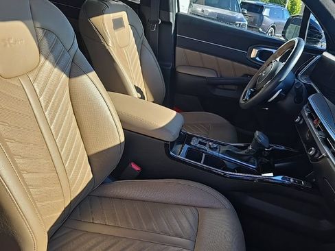 Certified 2024 Kia Sorento SX Prestige w/ Olive Brown Leather Package AWD/4WD image 8