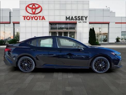 New 2026 Toyota Camry SE image 2