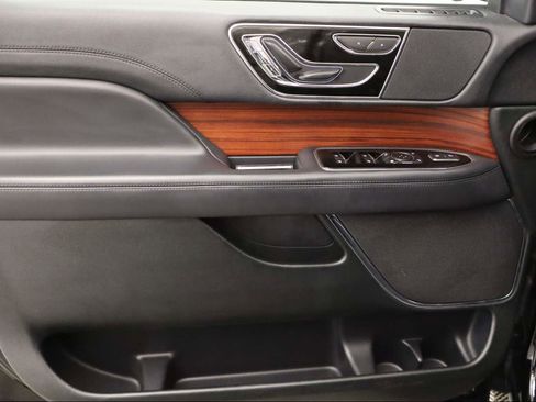 Used 2024 Lincoln Navigator Premiere image 21