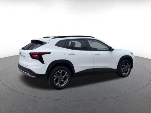 Used 2025 Chevrolet Trax LT image 15