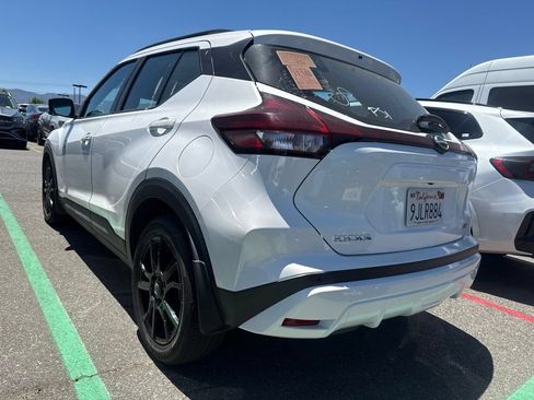 Used 2023 Nissan Kicks SR w/ SR Premium Package FWD image 8