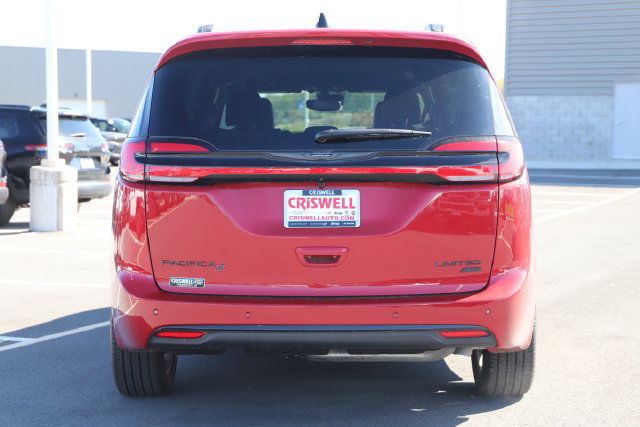 New 2026 Chrysler Pacifica Limited w/ S Appearance Package AWD/4WD image 4
