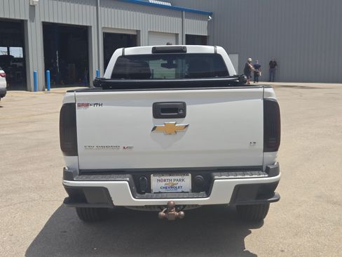 Used 2018 Chevrolet Colorado LT AWD/4WD image 4