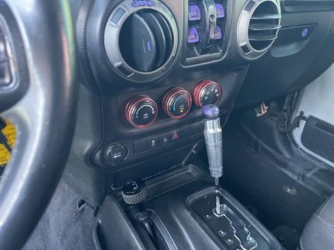Used 2017 Jeep Wrangler Unlimited Sport w/ Connectivity Group AWD/4WD image 24