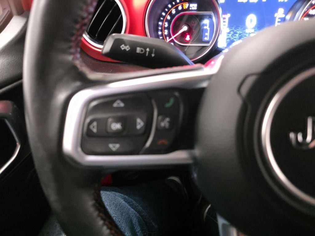 Used 2020 Jeep Gladiator Rubicon AWD/4WD image 15