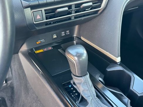Used 2025 Toyota Camry SE FWD image 26