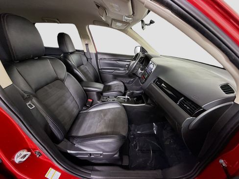 Used 2019 Mitsubishi Outlander SE image 29