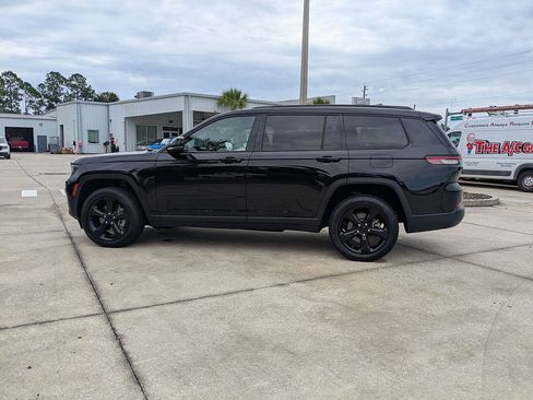 Used 2023 Jeep Grand Cherokee L Laredo AWD/4WD image 6