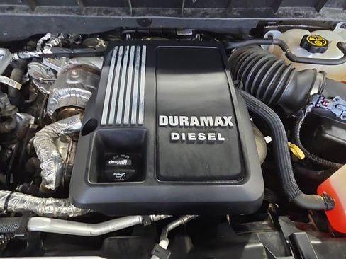 Used 2021 Chevrolet Silverado 1500 High Country w/ Technology Package image 48