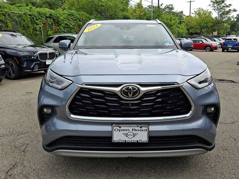 Used 2021 Toyota Highlander Platinum AWD/4WD image 2