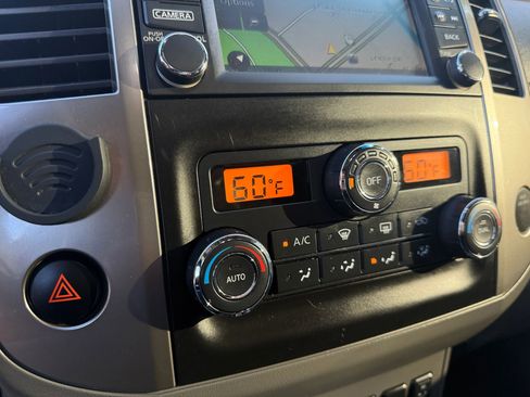 Used 2014 Nissan Frontier SL image 39