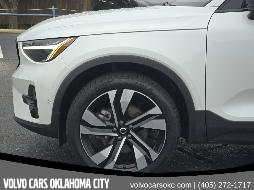 Certified 2023 Volvo XC40 B5 Plus w/ Protection Package Premier AWD/4WD image 8