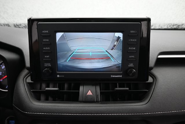 Used 2022 Toyota RAV4 XLE AWD/4WD image 16