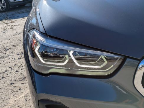 Used 2022 BMW X1 sDrive28i w/ Premium Package image 9
