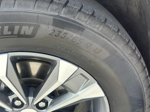 Used 2026 Chevrolet Equinox LT AWD/4WD image 14