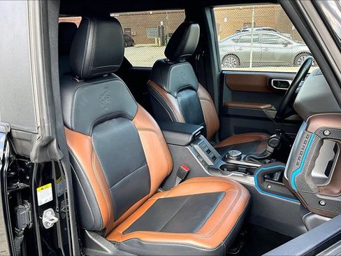 Certified 2023 Ford Bronco Outer Banks w/ Sasquatch Package AWD/4WD image 7