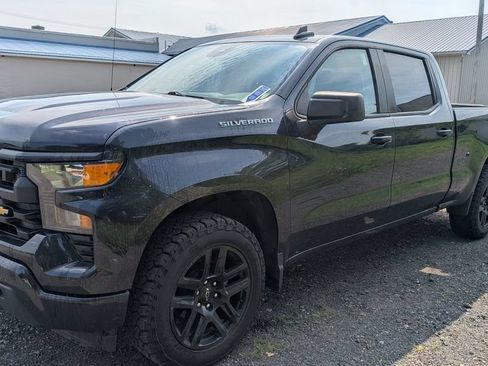 Used 2023 Chevrolet Silverado 1500 Custom AWD/4WD image 2