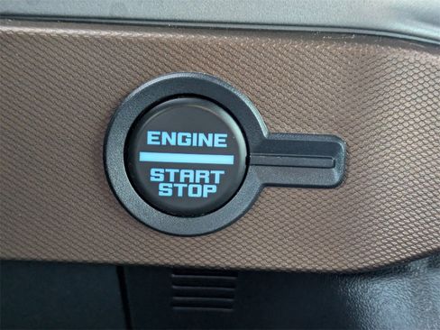 Used 2023 Ford Bronco Outer Banks image 28