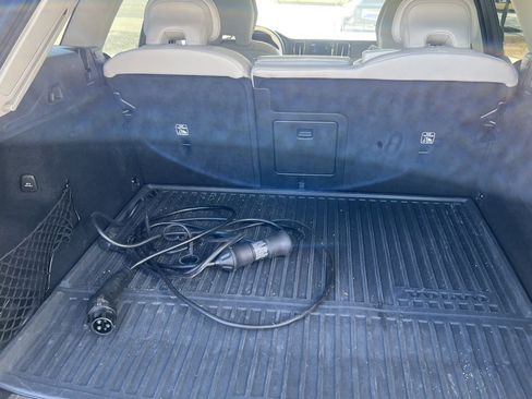 Certified 2023 Volvo XC60 T8 Ultimate w/ Climate Package image 13