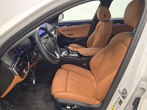 Used 2023 BMW 530i w/ Convenience Package RWD image 7