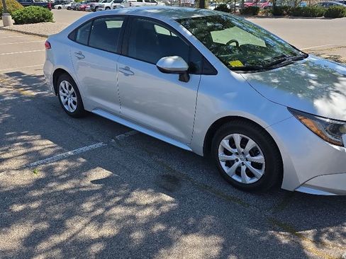 Used 2024 Toyota Corolla LE FWD image 3
