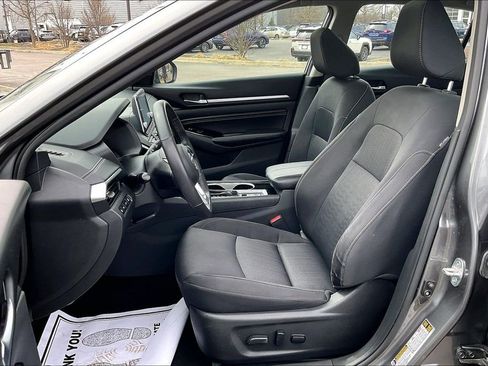 Used 2022 Nissan Altima 2.5 SV w/ SV Premium Package FWD image 28