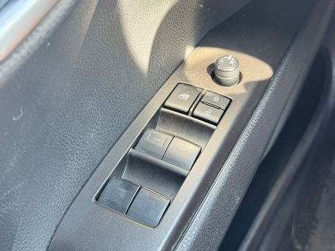 Used 2024 Toyota Camry SE image 23