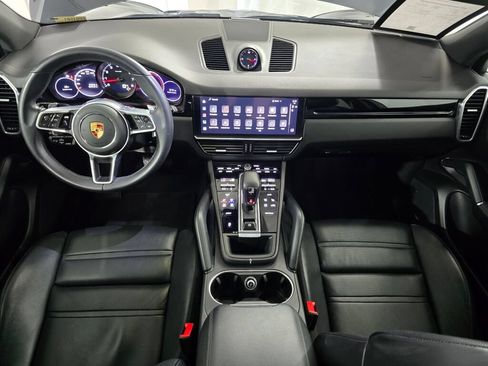 Certified 2023 Porsche Cayenne Platinum Edition AWD/4WD image 18