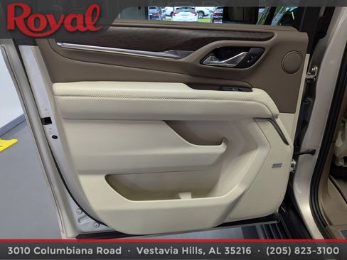 Used 2024 GMC Yukon XL Denali image 16