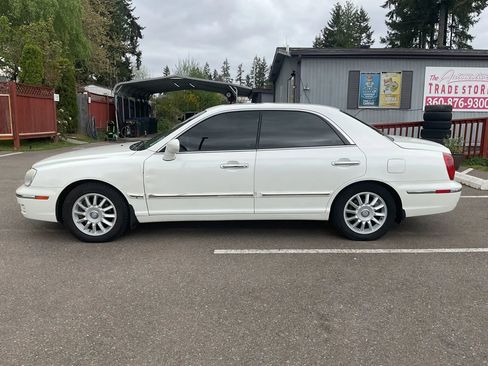 Used 2005 Hyundai XG350 L FWD image 2