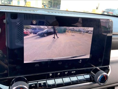 Used 2024 Chevrolet Colorado LT w/ LT Convenience Package image 30