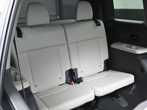 Used 2024 Hyundai Santa Fe Limited image 32