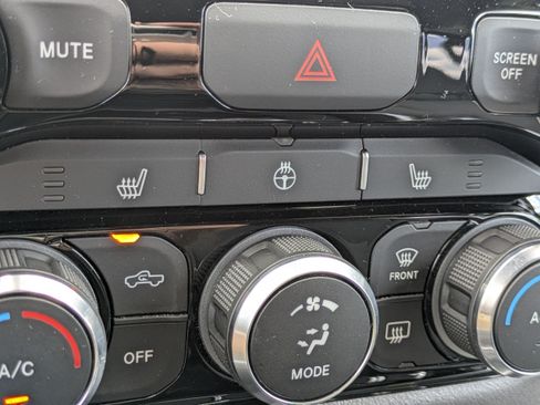 Used 2022 RAM 1500 Big Horn RWD image 30