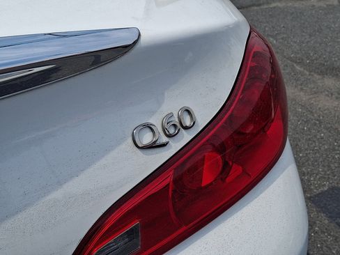 Used 2015 INFINITI Q60 Convertible w/ Premium Package RWD image 17