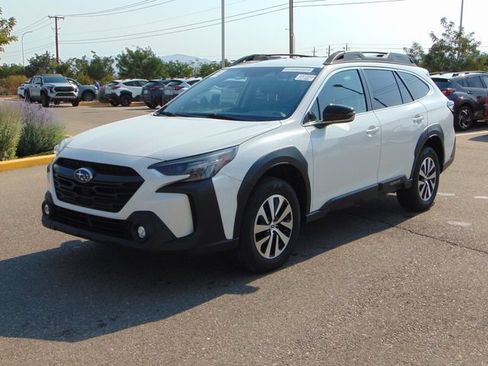 Used 2024 Subaru Outback Premium AWD/4WD image 8