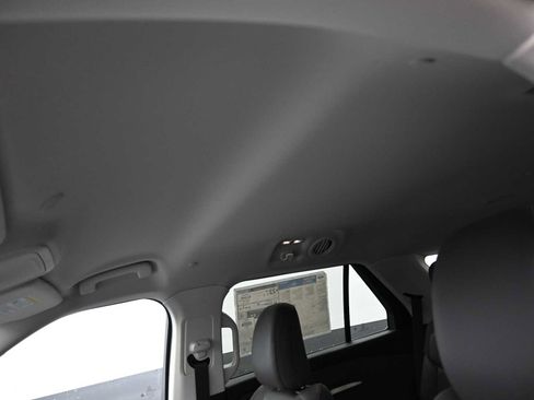 Used 2025 Ford Explorer Active w/ Active Comfort Package image 19