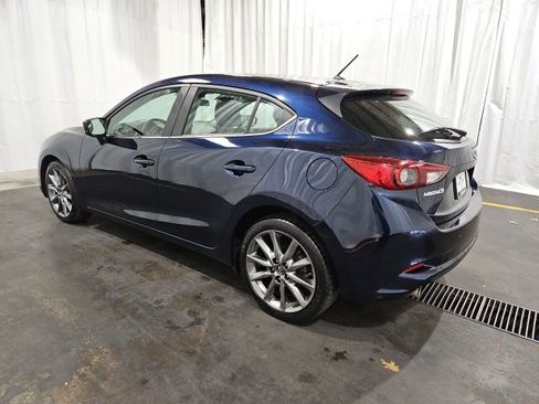 Used 2018 MAZDA MAZDA3 Touring image 4