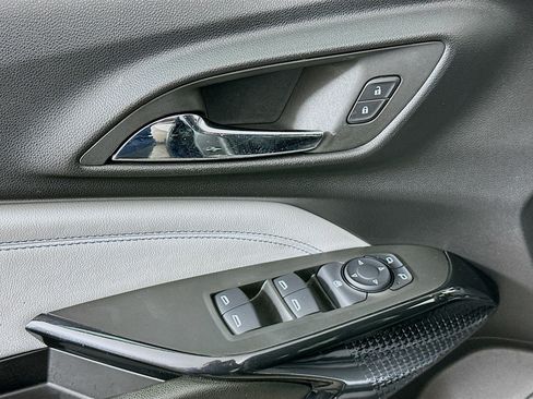 Used 2025 Chevrolet Trax LT image 15