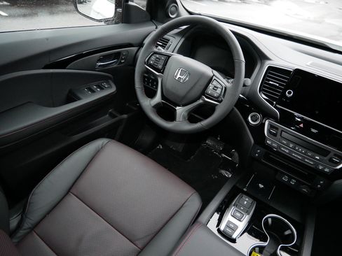 Certified 2026 Honda Ridgeline Black Edition image 9