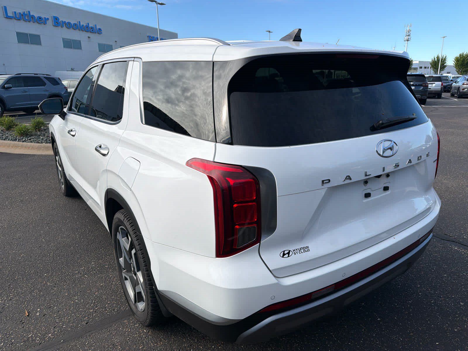 Used 2024 Hyundai Palisade Limited AWD/4WD image 14