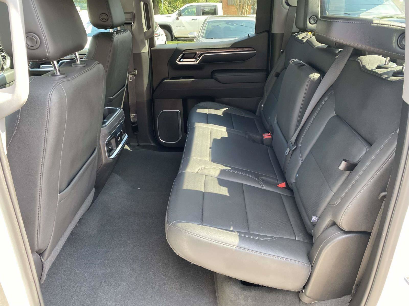 Used 2023 Chevrolet Silverado 1500 LTZ RWD image 4
