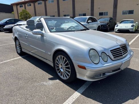 Used 2003 Mercedes-Benz CLK 320 Cabriolet image 2