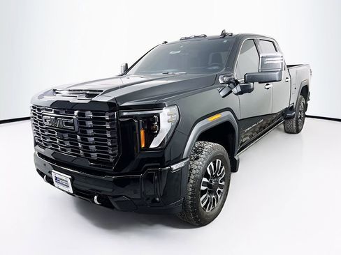 Used 2025 GMC Sierra 2500 Denali Ultimate image 3