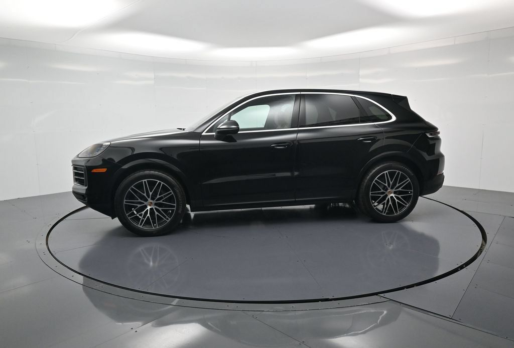 Certified 2026 Porsche Cayenne AWD/4WD image 2