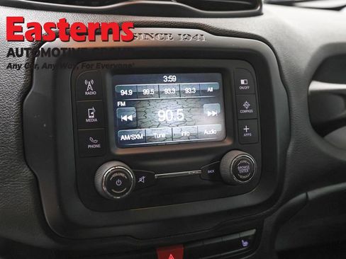 Used 2017 Jeep Renegade Latitude w/ Cold Weather Group AWD/4WD image 19