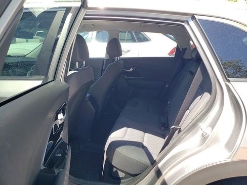 Used 2022 Kia Niro LXS FWD image 7